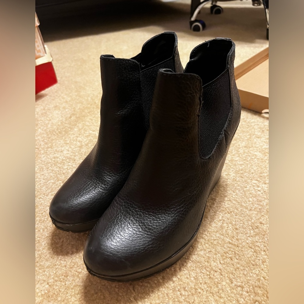 Korks by Kork-ease black leather bootie